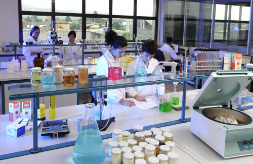 具备安全、温和、多场景、多功效等特点