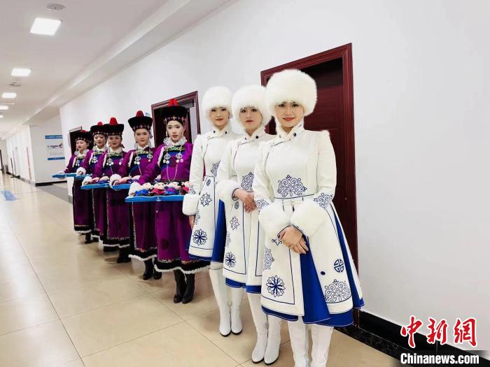 呼伦贝尔小雪团寒冬坚守服务十四冬