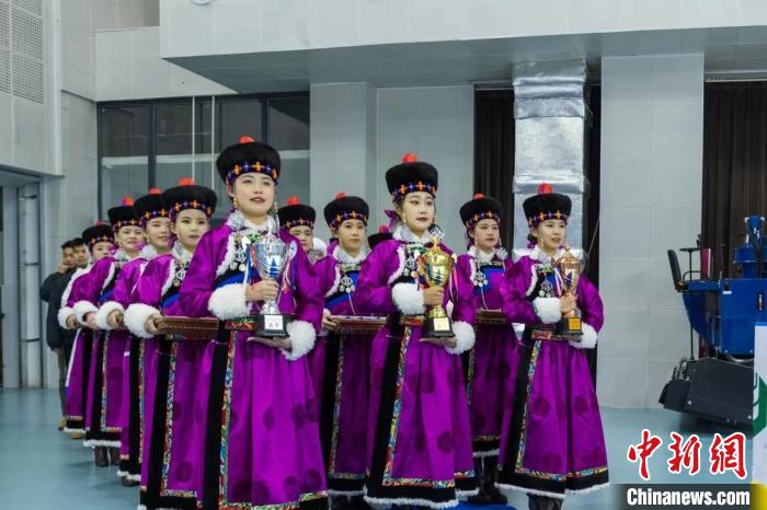 呼伦贝尔小雪团寒冬坚守服务十四冬