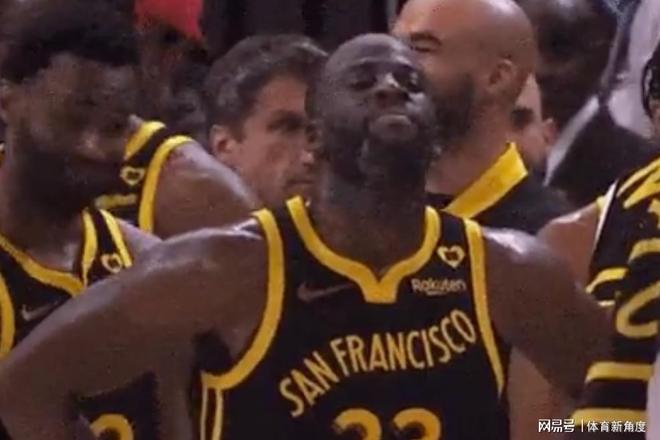 勇士惨败活塞追梦格林失误频发波尔津吉斯伤退