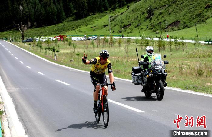 意大利车手扎农塞洛斩获环青海湖赛段冠军