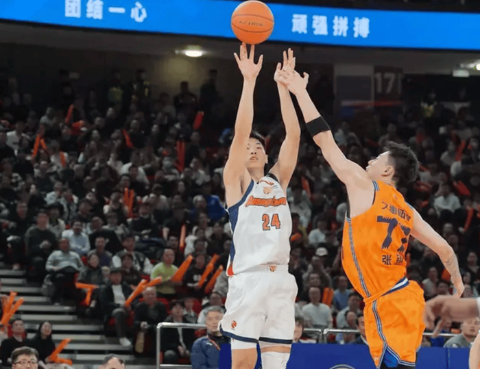 上海大胜广东全队14分齐发展现团队协作