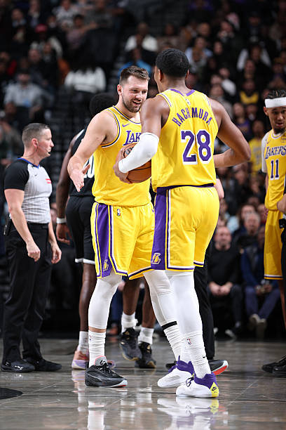 东契奇复出迎战强敌 八村垒伤愈回归赛场