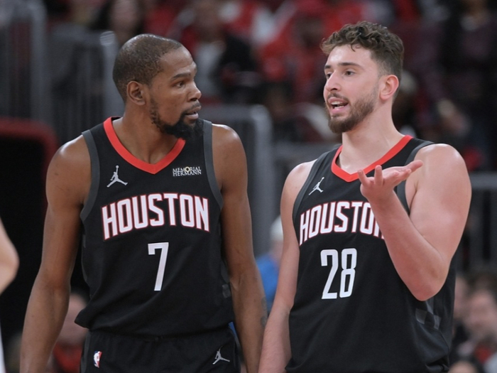 火箭蓄力交易字母哥 雄鹿内部博弈引爆西部格局