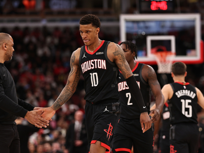 火箭蓄力交易字母哥 雄鹿内部博弈引爆西部格局