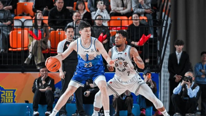 新疆力克南京防守成关键 球队多点开花迎连胜