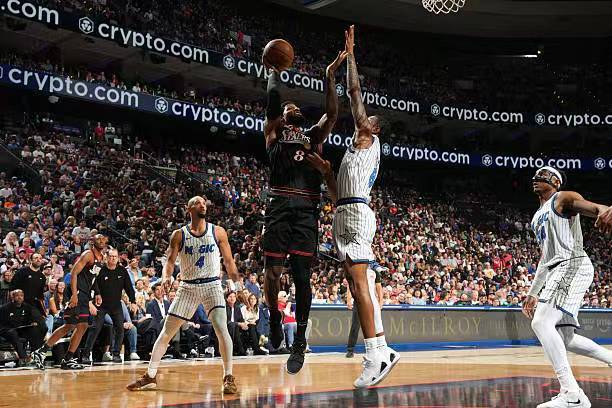 乔治防守亮眼助76人掀翻魔术，季后赛迎战凯尔特