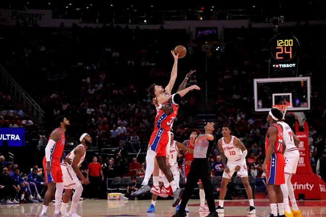 火箭主场力克76人杜兰特29分里程碑阿门爆发