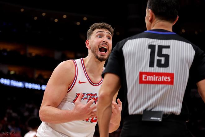 火箭主场力克76人杜兰特29分里程碑阿门爆发