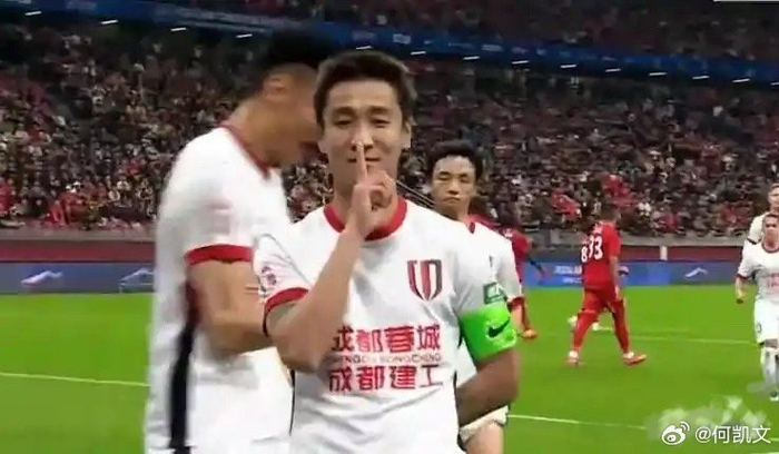 韦世豪点球绝杀 铜梁龙险胜蓉城打破成渝足球魔